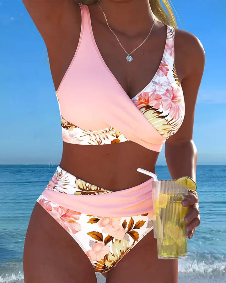 Jolina | Bikini met bloemenprint en split